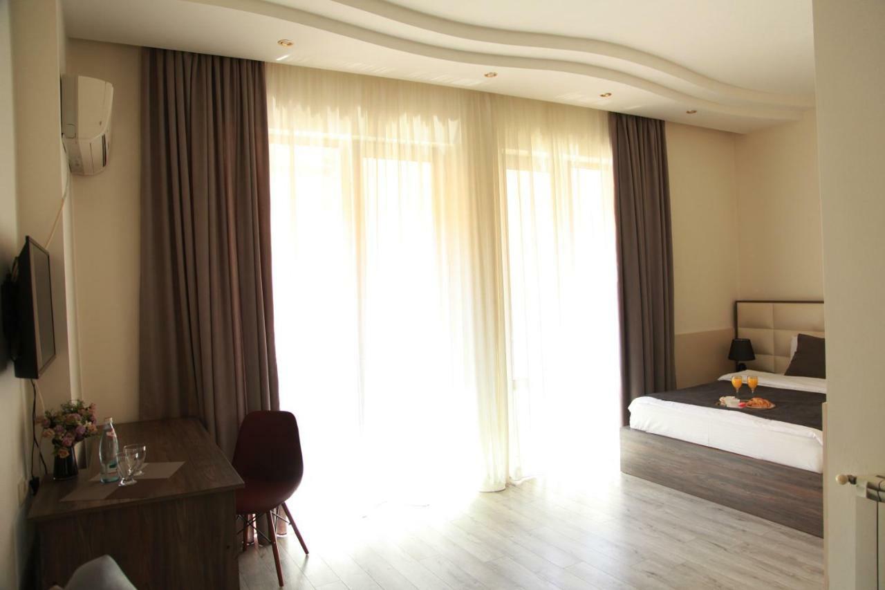 Rio Hotel Tbilisi Exterior foto